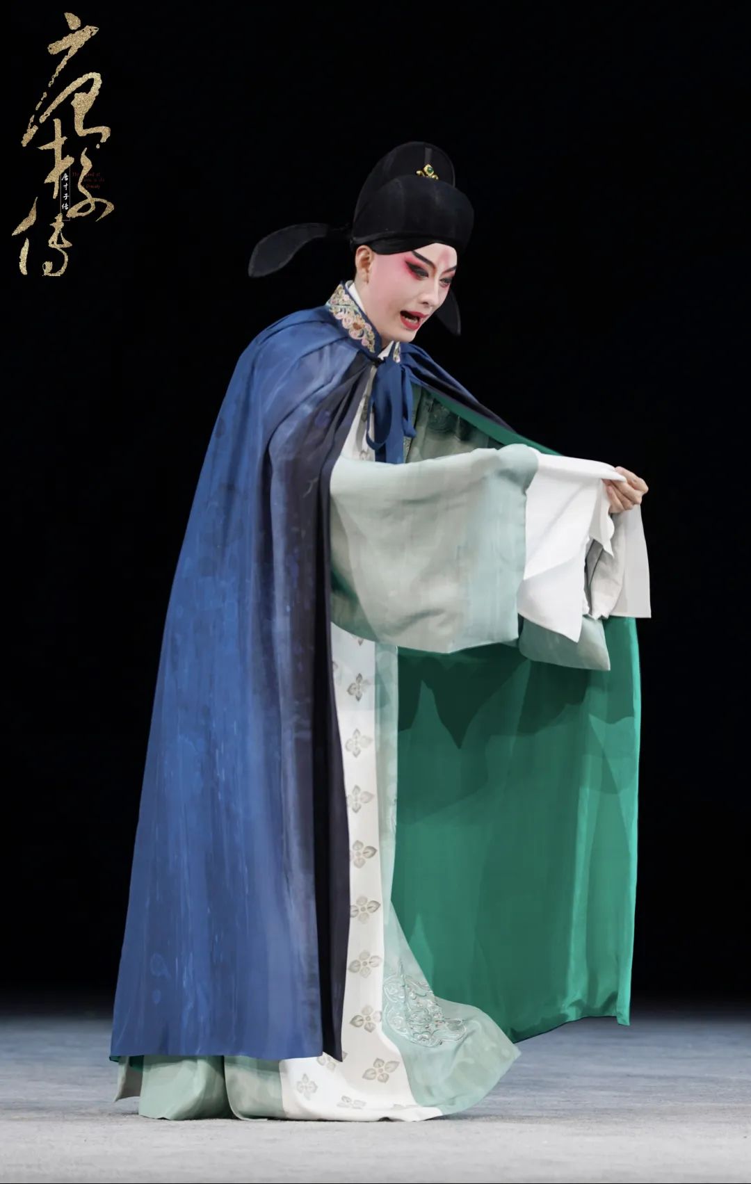 在舞臺(tái)，打開(kāi)我們的“文化故鄉(xiāng)”